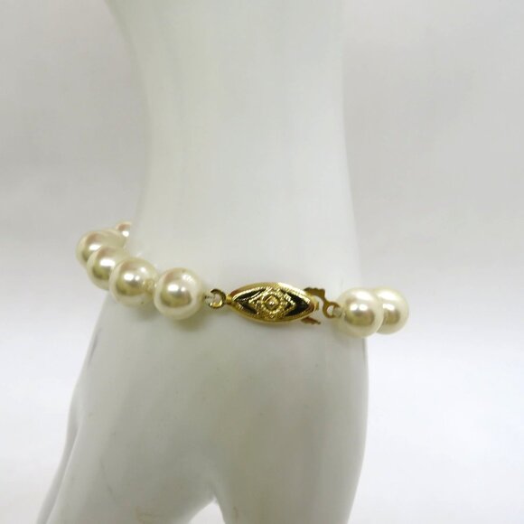 Vintage Imitation Pearl Bracelet 7.5" Knotted String Gold Tone Fish Hook Clasp - Picture 2 of 12